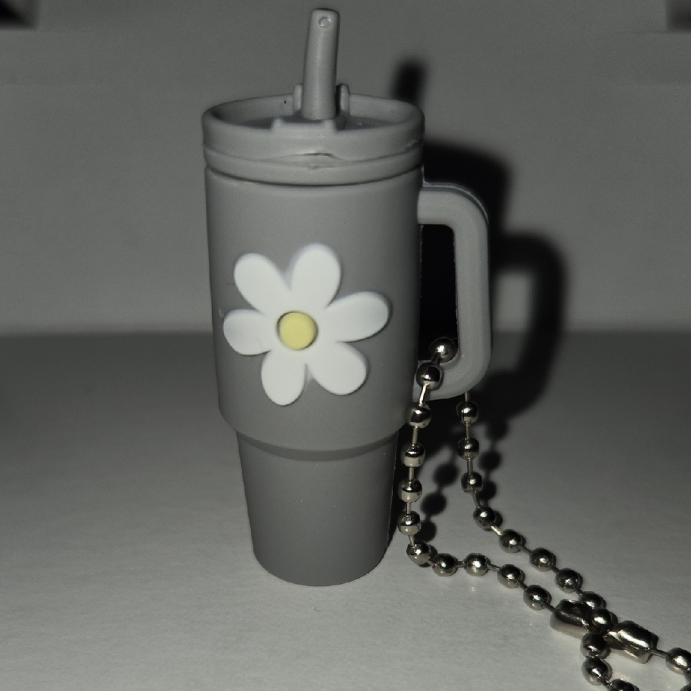 FREE WITH $30 ORDER Gray Tumbler with Daisy Design